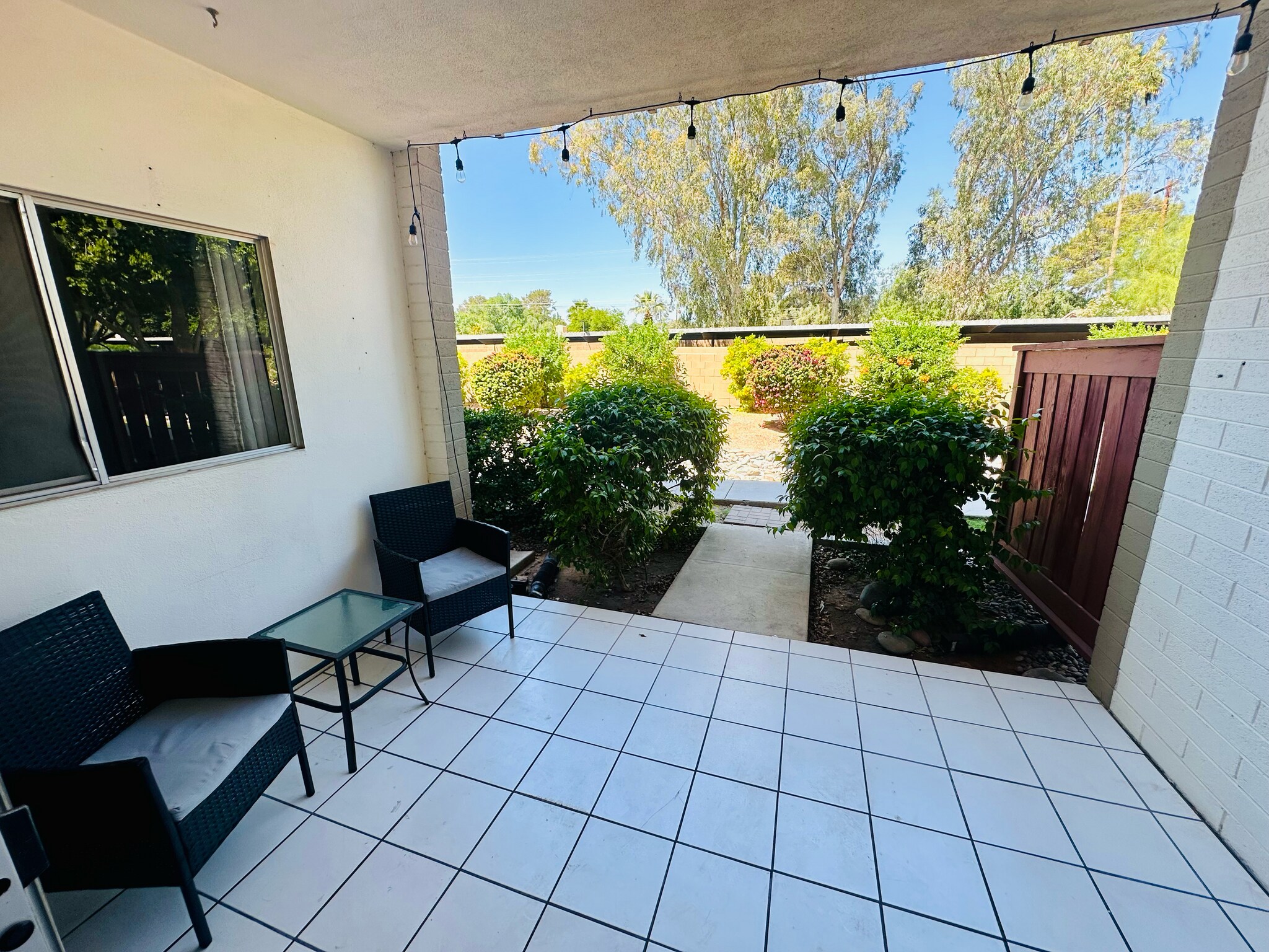 Building Photo - 6125 E Indian School Rd