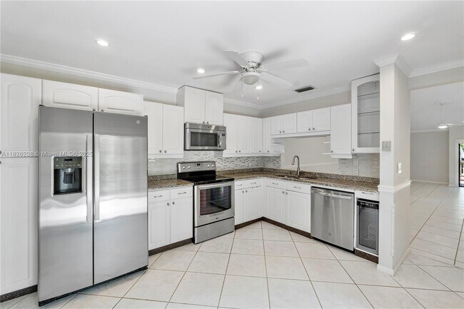 Building Photo - 23257 Boca Club Colony Cir