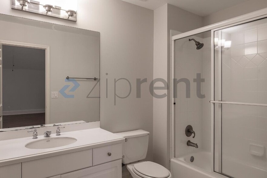 Building Photo - 2801 Spreading Oaks Dr NW