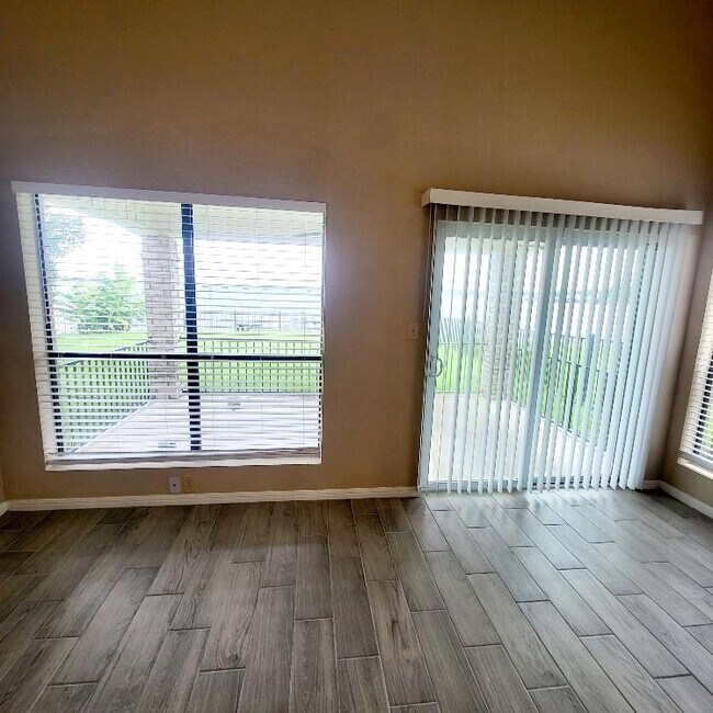 Building Photo - 16430 Clearwater Cir