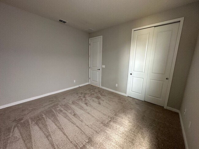 Building Photo - Stunning 4/2 close to Lake Nona!!
