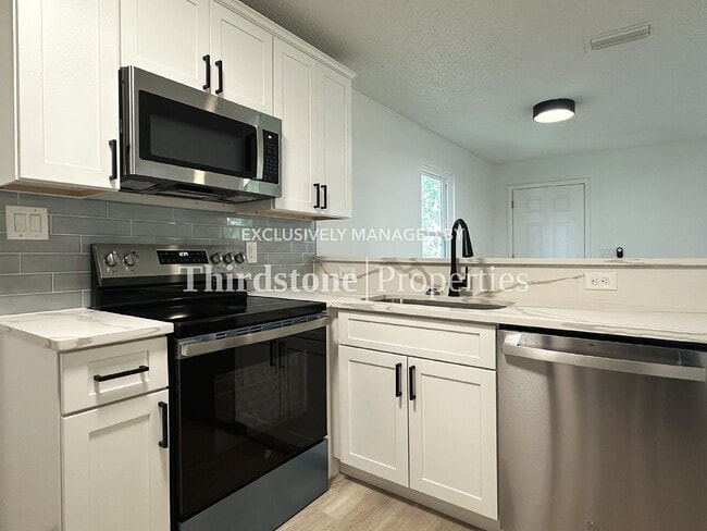 Building Photo - 1732 W 44th St