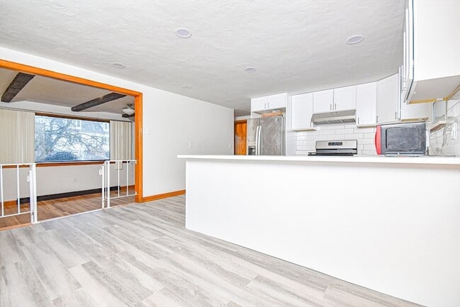 Building Photo - 43 Miller Ave