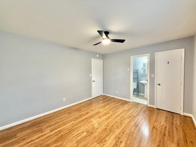 Building Photo - Charming 3BD, 2.5BA North Raleigh Home wit...