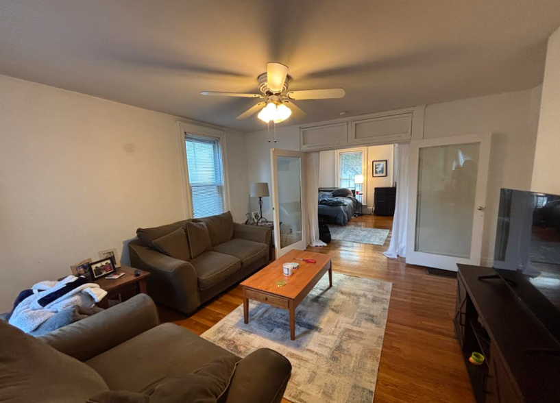 Primary Photo - 17 Pinckney St