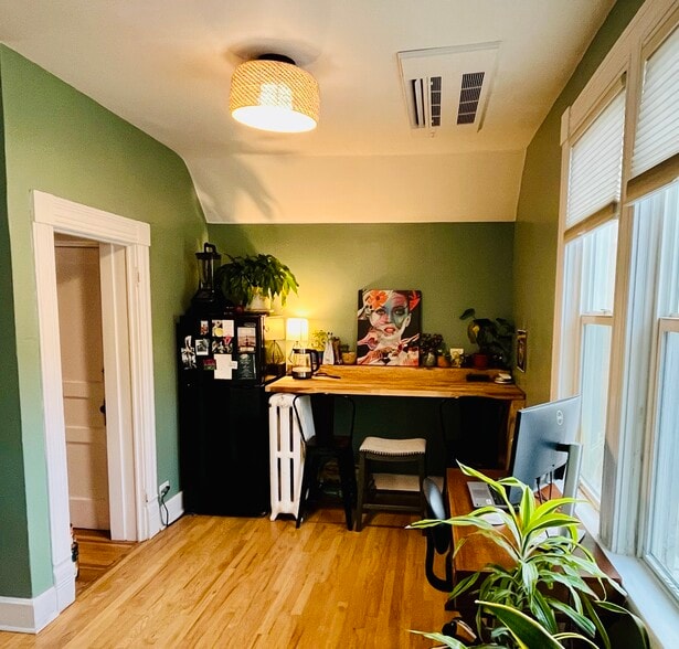 Primary Photo - 147 N Sherman St