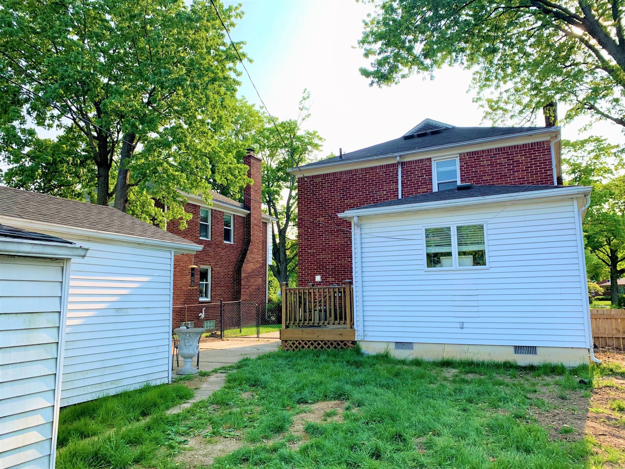 Building Photo - 1527 S Eton St