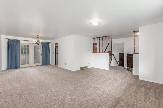 Building Photo - 6724 Knight Dr