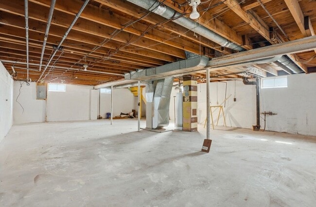 Building Photo - Freshly Renovated 3-Bedroom Home – Move-In Ready with Modern Updates!