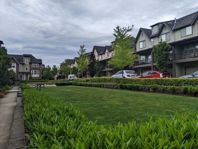 Building Photo - Brownstone at Issaquah Highlands for Rent