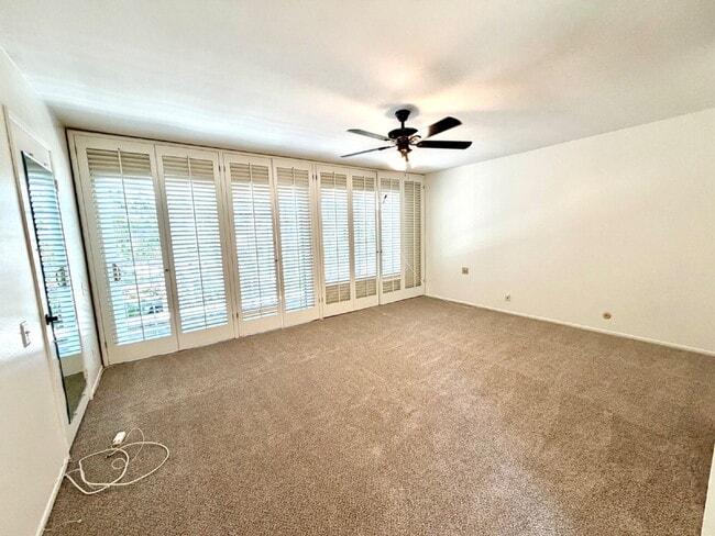 Building Photo - Great location in Lake Forest!