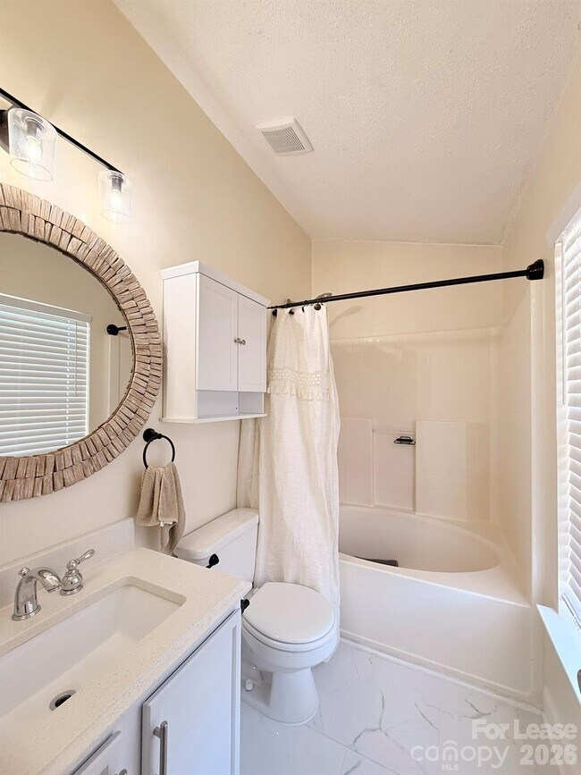 Building Photo - 8907 Gerald Dr