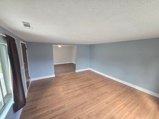 Building Photo - 1007 Olsen Ave