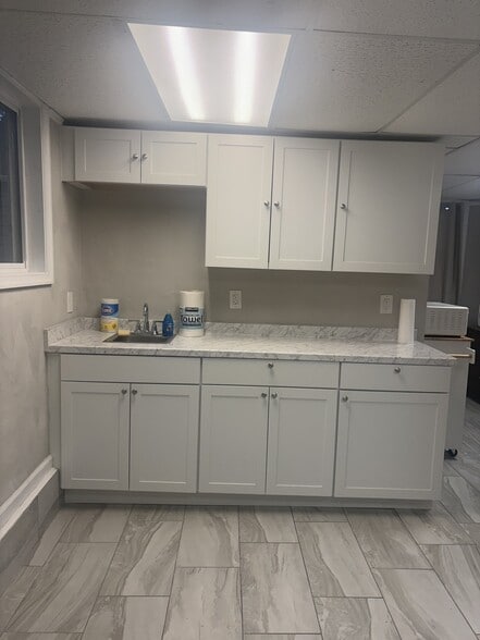 Building Photo - 9607 Sherwood Pl