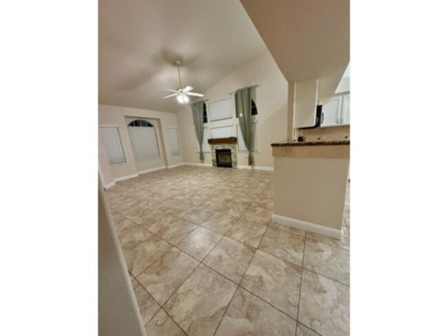 Building Photo - New price !Dont miss this open concept, big kithen with fresh paint and flooring