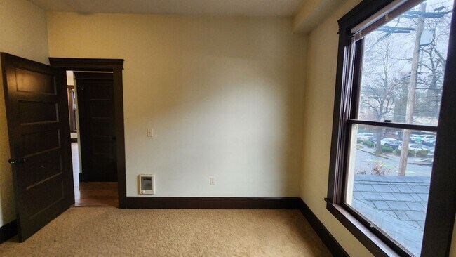 Building Photo - 1634 NW Everett St