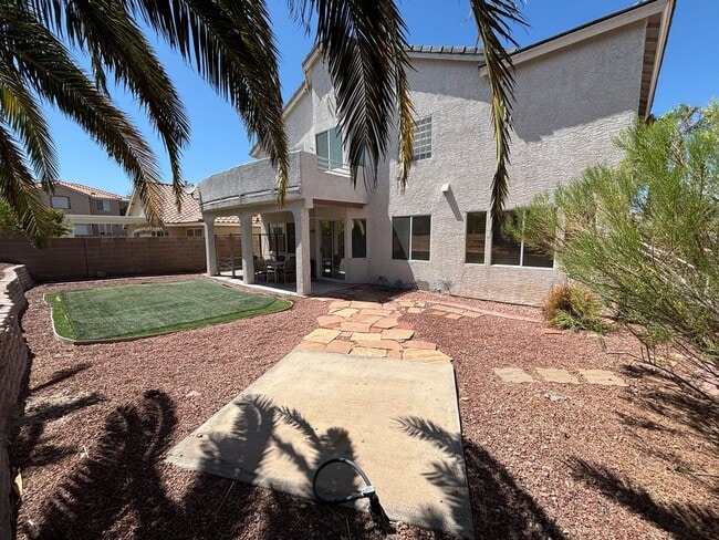 Building Photo - Elegant 4Bed/5Bath/3Car gated residence located near Silverado Ranch