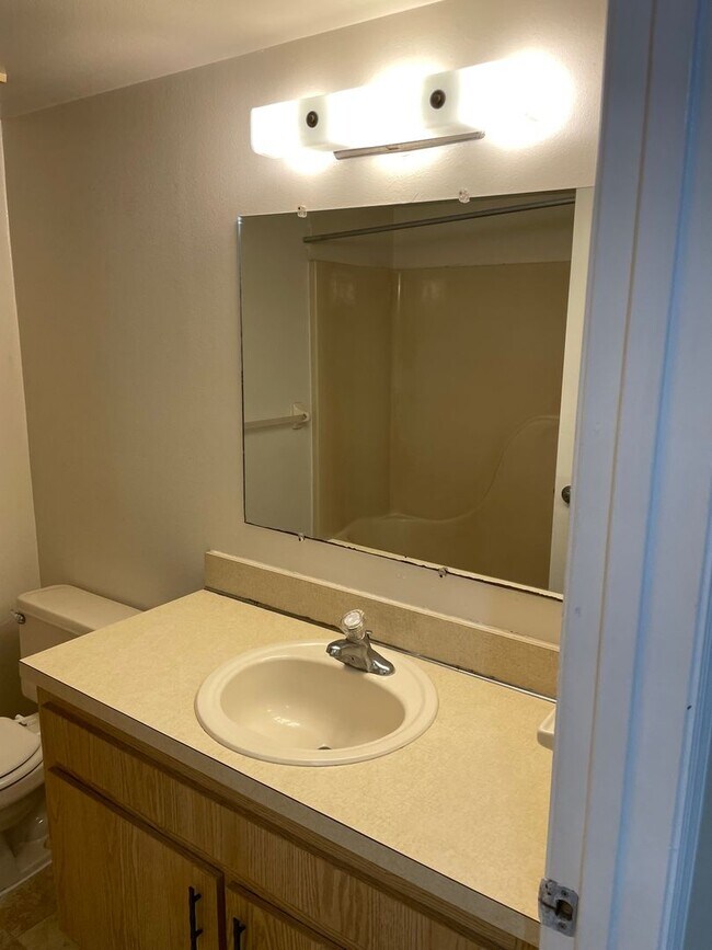 Building Photo - Coral Gardens - M056