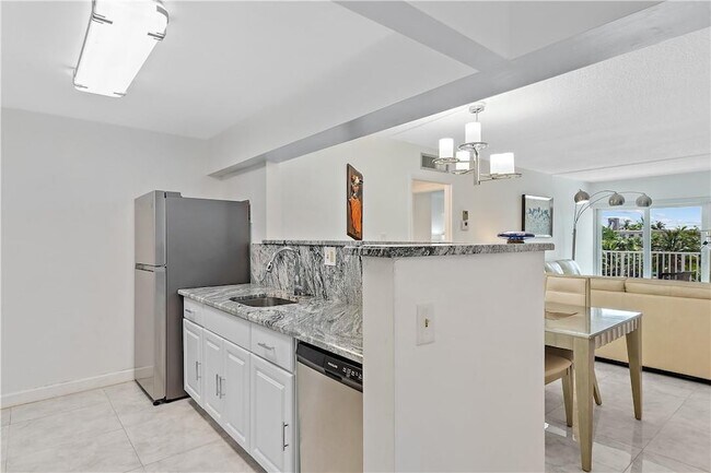 Building Photo - 95 N Birch Rd