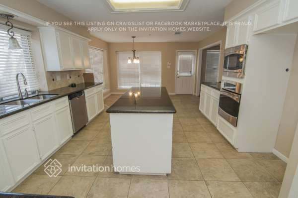 Building Photo - 2113 Pleasant Valley Dr