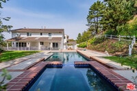 Building Photo - 10821 Savona Rd