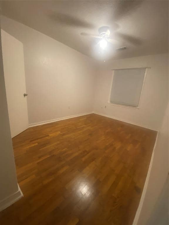 Building Photo - 332 Greenbriar Dr