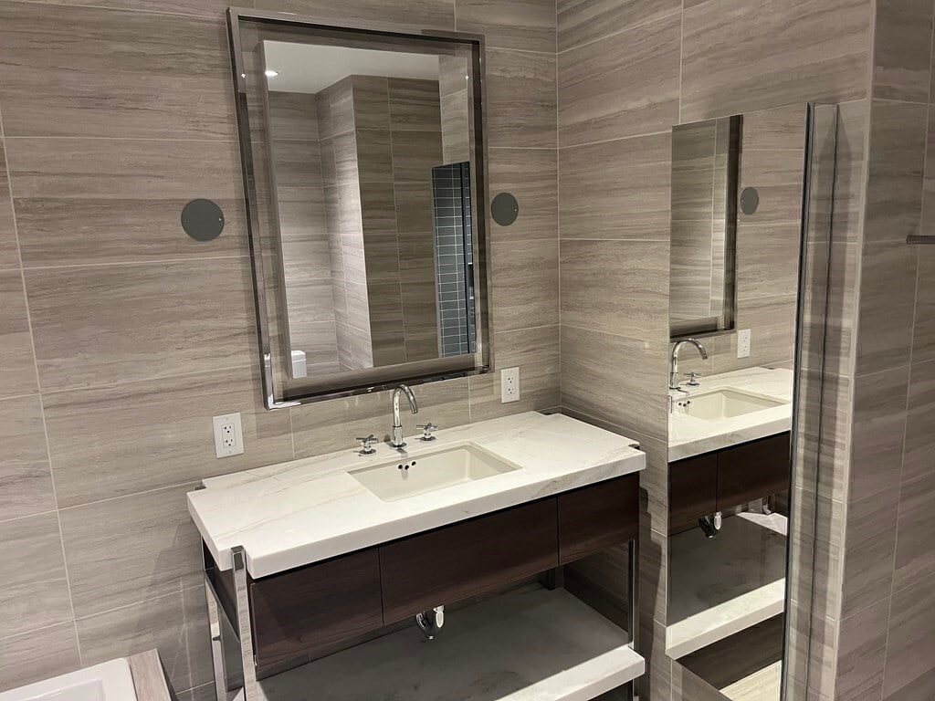 Building Photo - 436 Stuart St