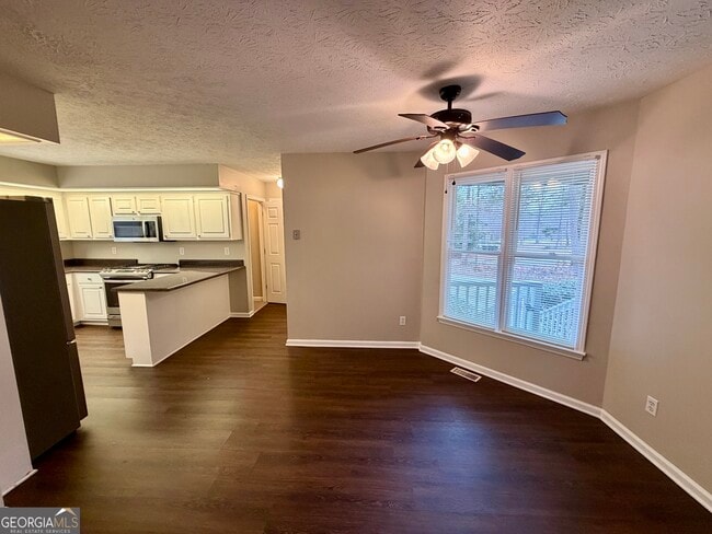 Building Photo - 172 Crown Forest Dr