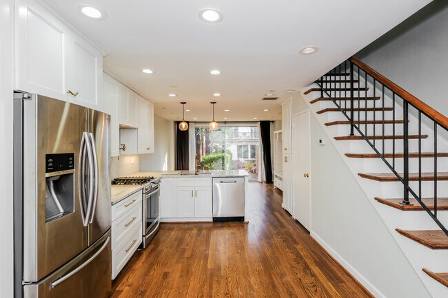 Building Photo - 847 3rd St SW