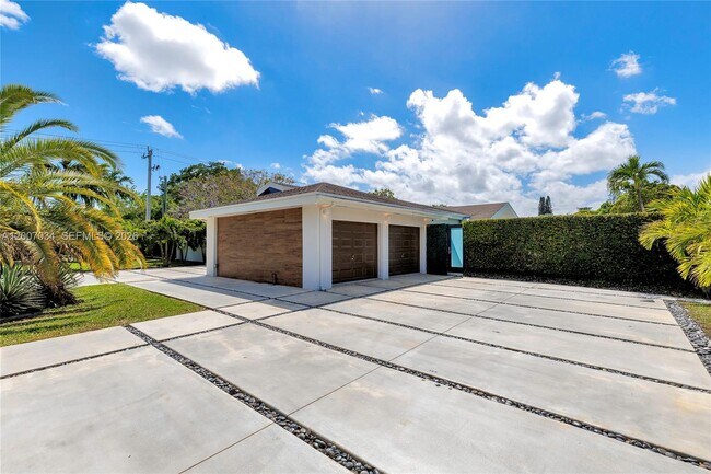 Building Photo - 13540 SW 98th Ct