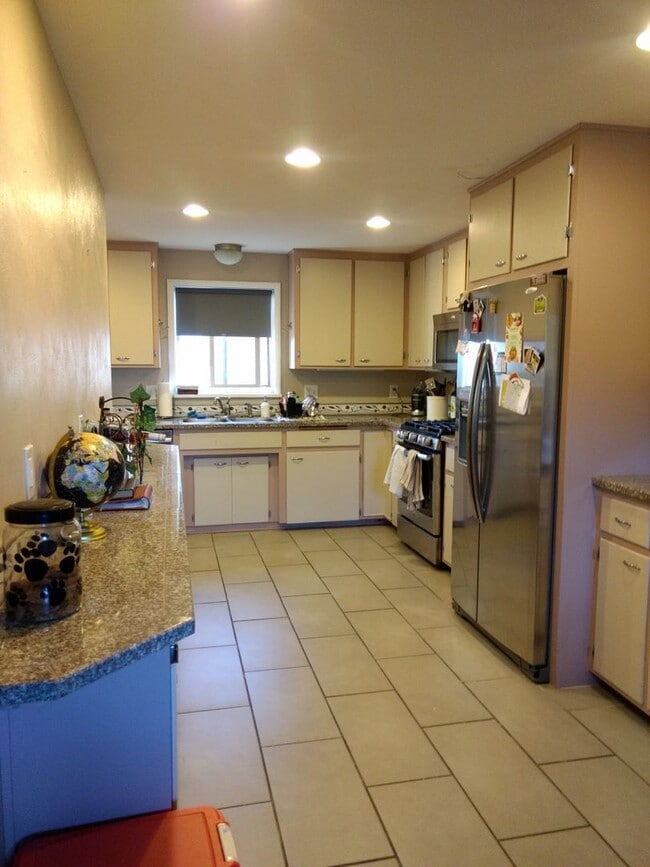 Building Photo - Mid Century Modern 3BD/2BA Arvada Home! Available 7/3/26!