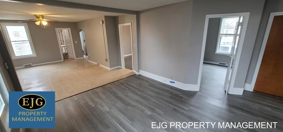 Building Photo - 454 Dubuque St