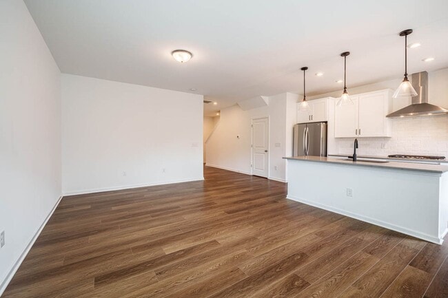 Building Photo - 838 Oak Center Dr