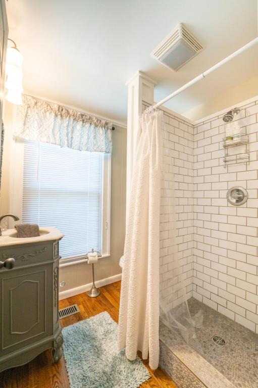 Building Photo - 714 E Jefferson St