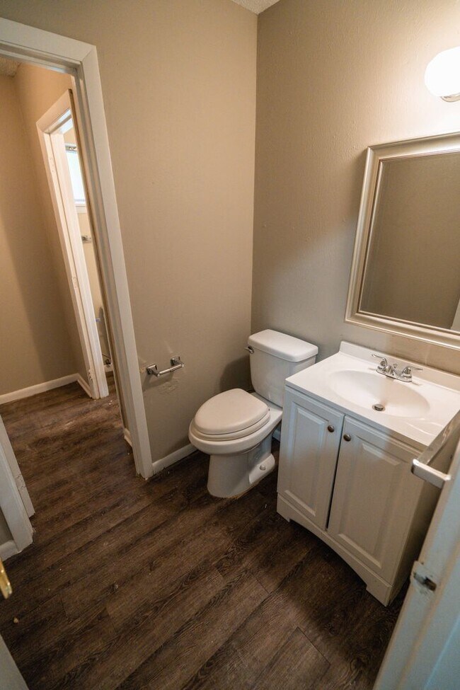Building Photo - Cute 3 bed 2 bath on the SE side of Tallahassee