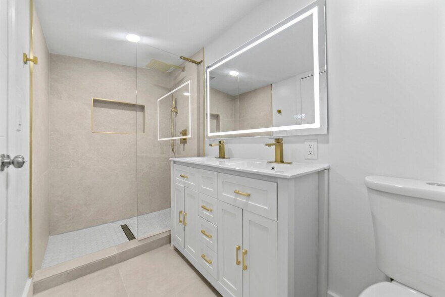 Building Photo - 4114 SW 49th Ct