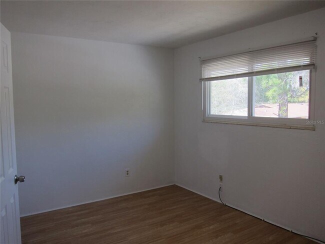 Building Photo - 6417 SW 9th Ave