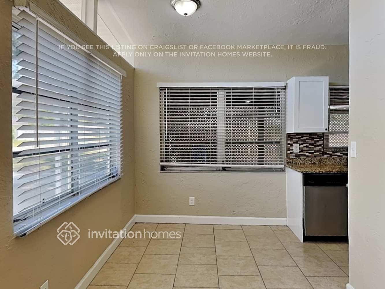 Building Photo - 3652 Prado Dr