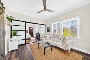 Building Photo - 5919 Lexington Ave