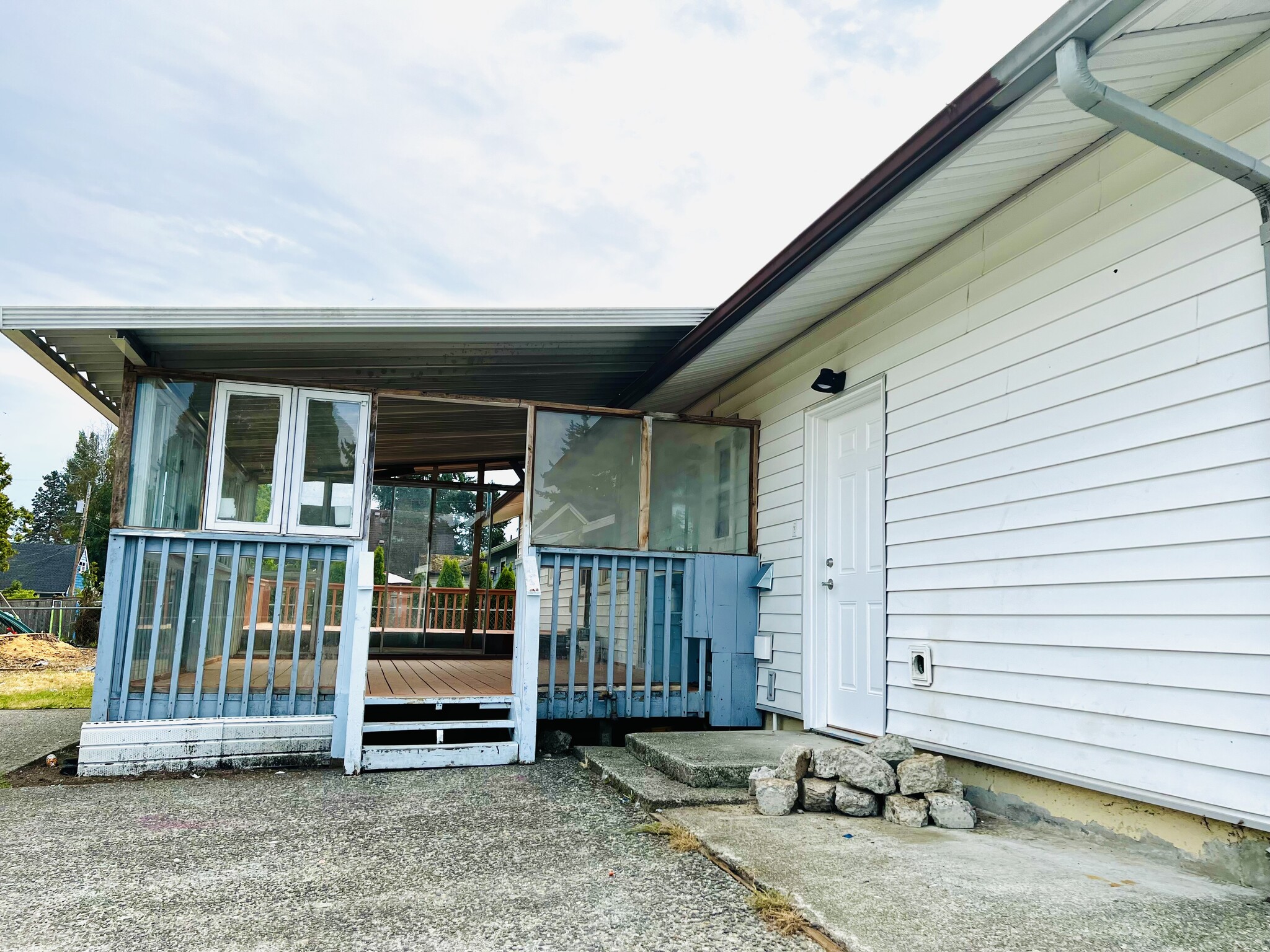 Covered deck - 25818 19th Ave S