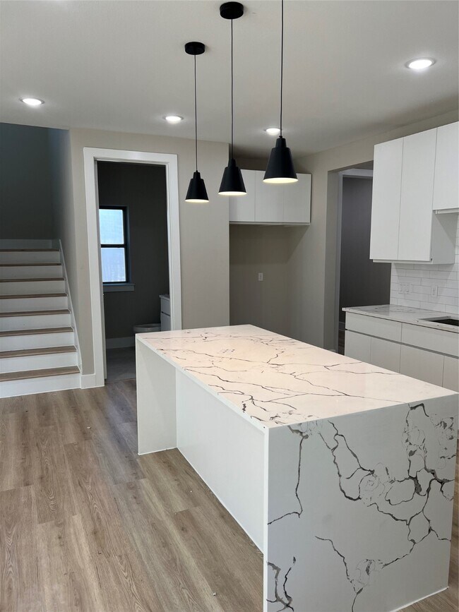 Building Photo - 20027 Venetto St