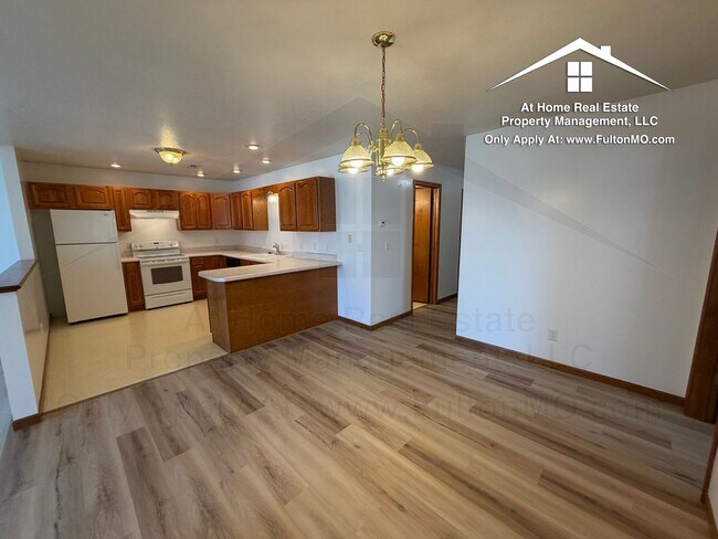 Building Photo - 1117-1119 Ashton Circle East