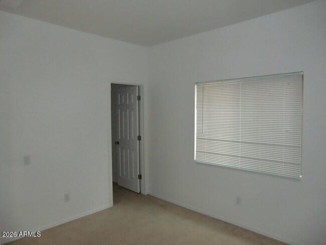 Building Photo - 5419 W Shumway Farm Rd