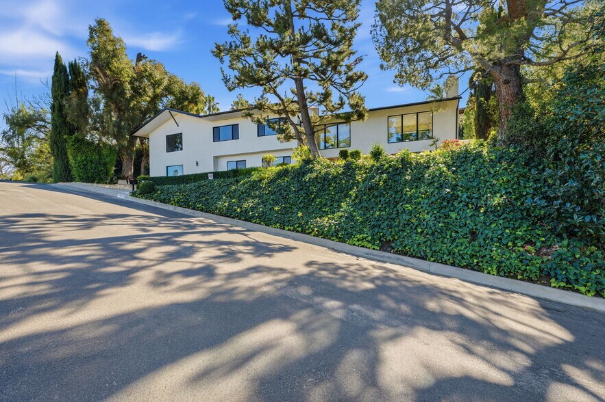 Building Photo - 3465 Valley Meadow Rd