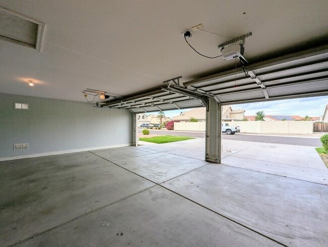 Building Photo - 12417 W Encanto Blvd