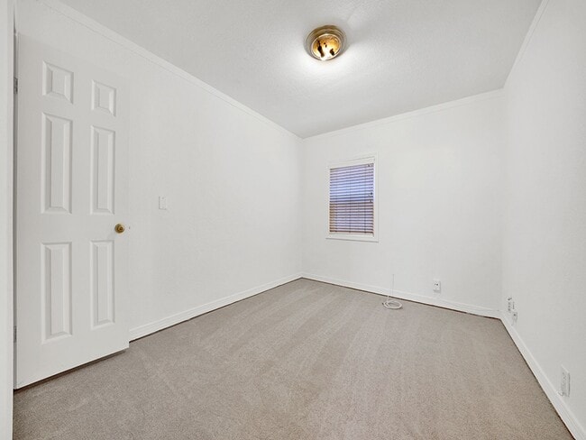 Building Photo - Coming Available 9/15/25 - Balboa Village ...