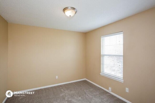 Building Photo - 10305 Cadogan Dr, Indianapolis, IN 46236