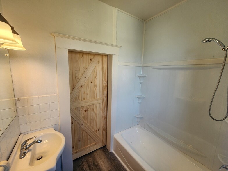 Building Photo - 1703 7th Ave