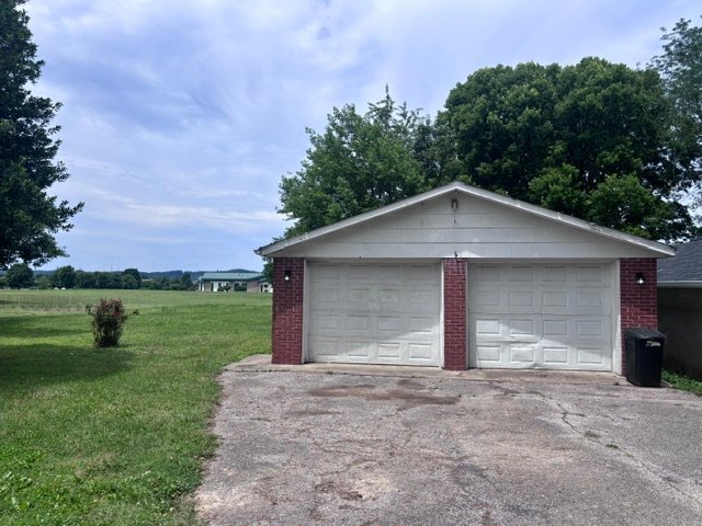 Building Photo - 11706 Maple Way