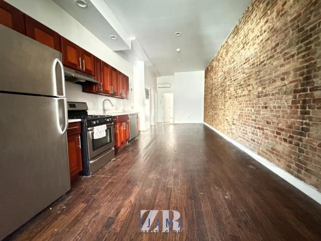 Building Photo - 4 bedroom in BROOKLYN NY 11216